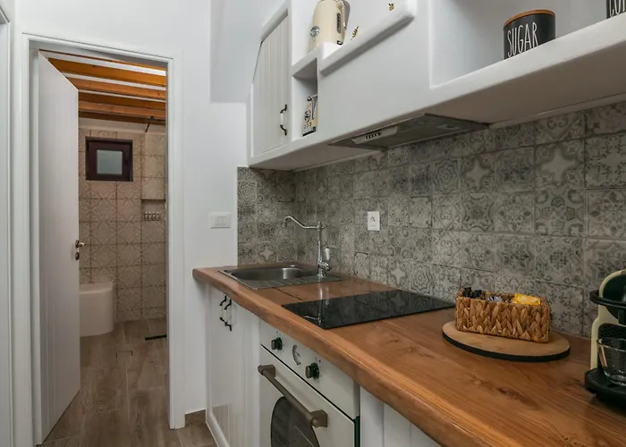 Glaucus Summer House Sea View * Mandrakia